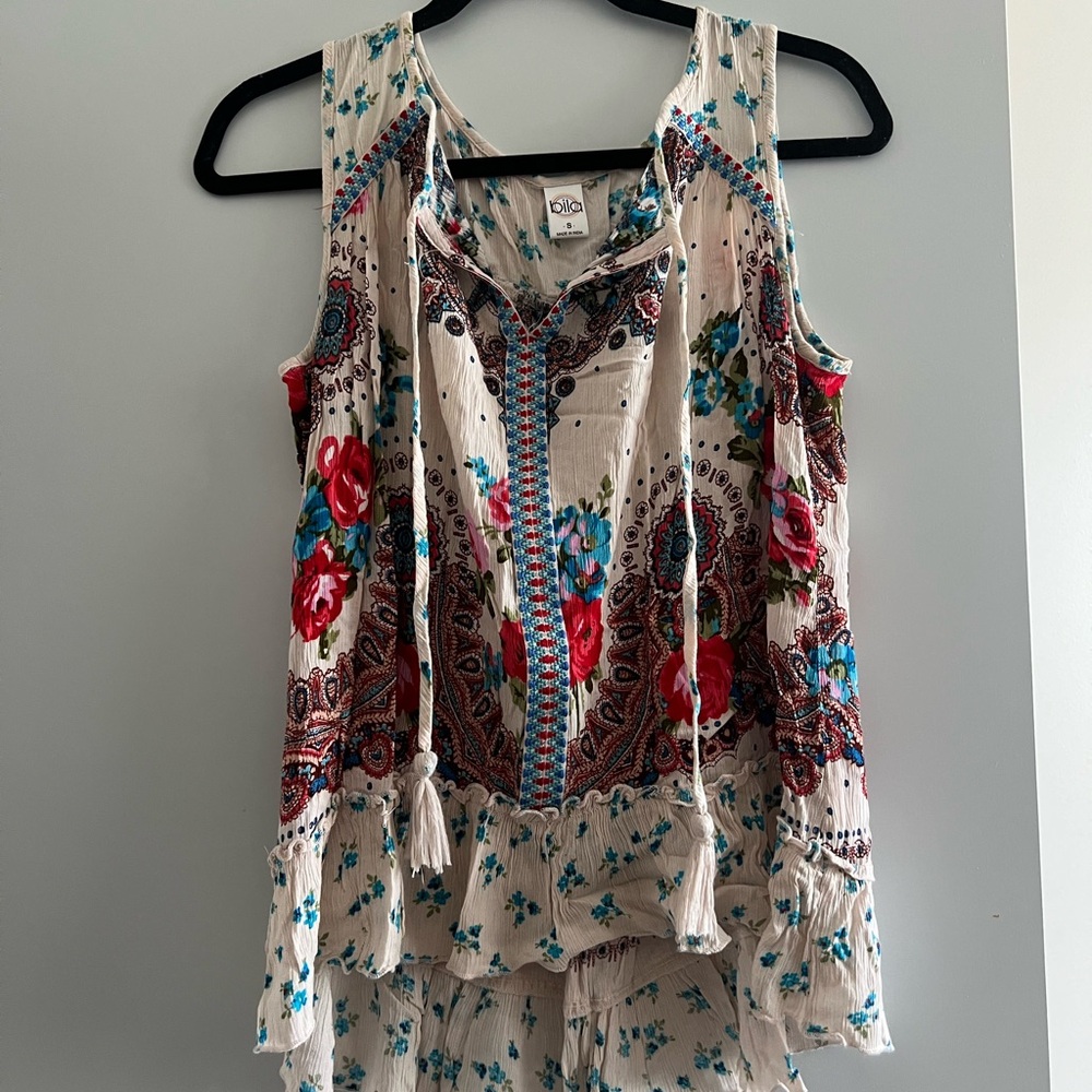 Sleeveless v neck mixed floral and paisley pattern top